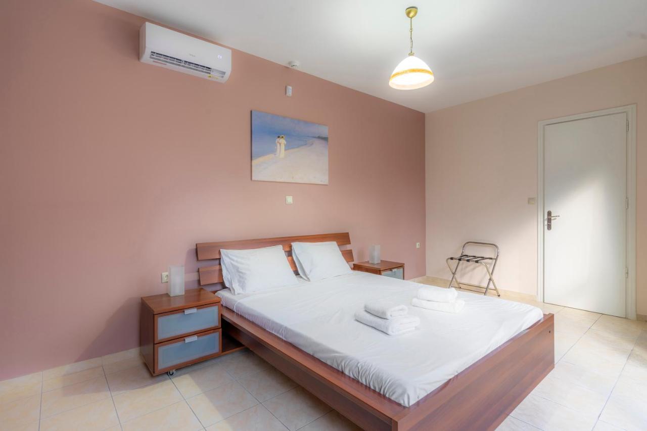 2 Bedroom Renovated Apartment With A View Атина Екстериор снимка
